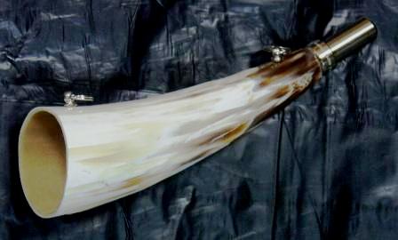 Каждый рог. Срез рога оленя. Древний рог. Горн сигнальный охотничий. Марал лосиный остров.